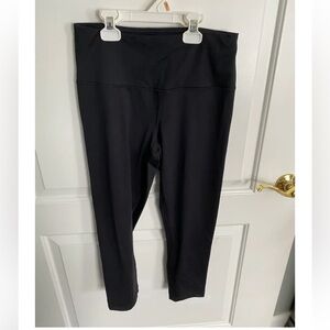 Velocity Black Cropped Activewear Leggings
